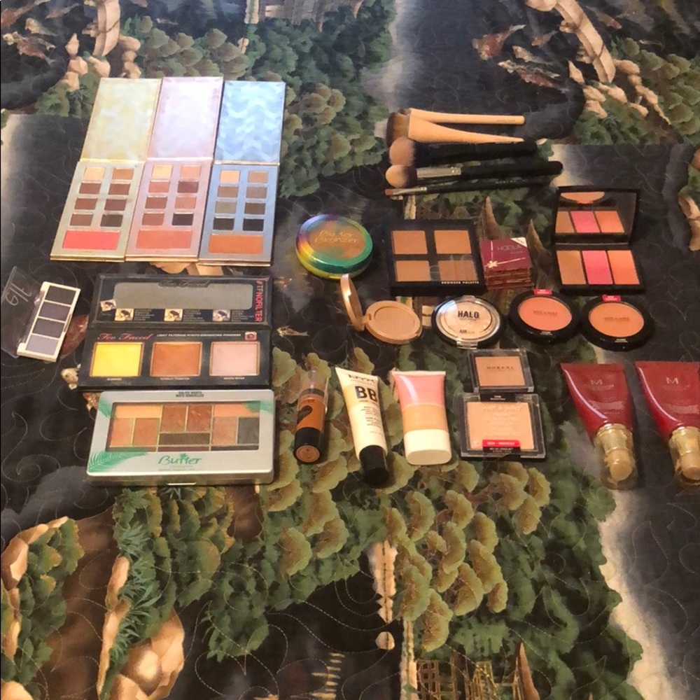 Makeup bundle